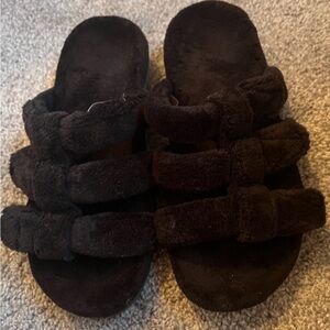 Brand new black Vionic slippers size 8